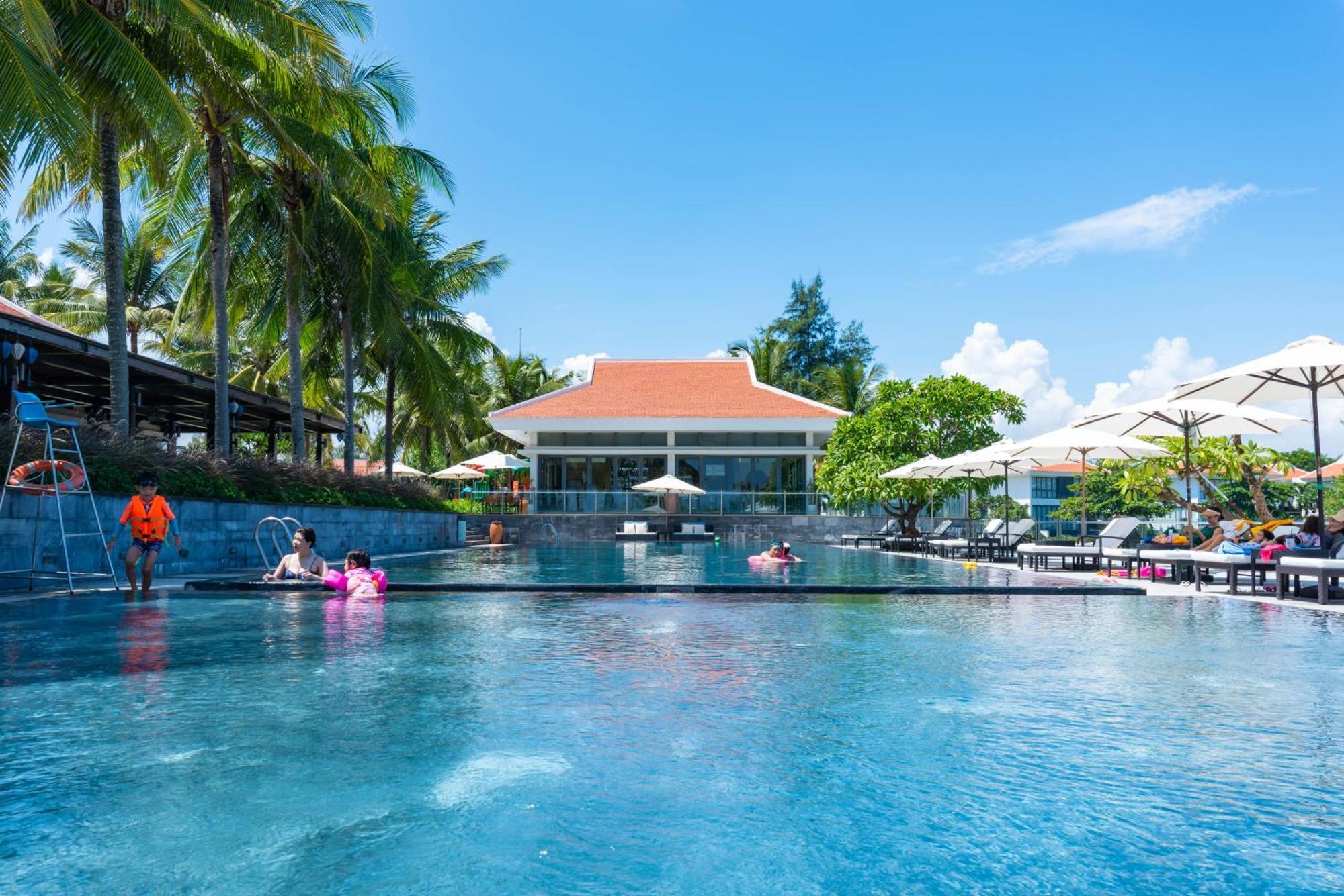 Emblem Sea 3 Bedroom Villas Дананг Экстерьер фото