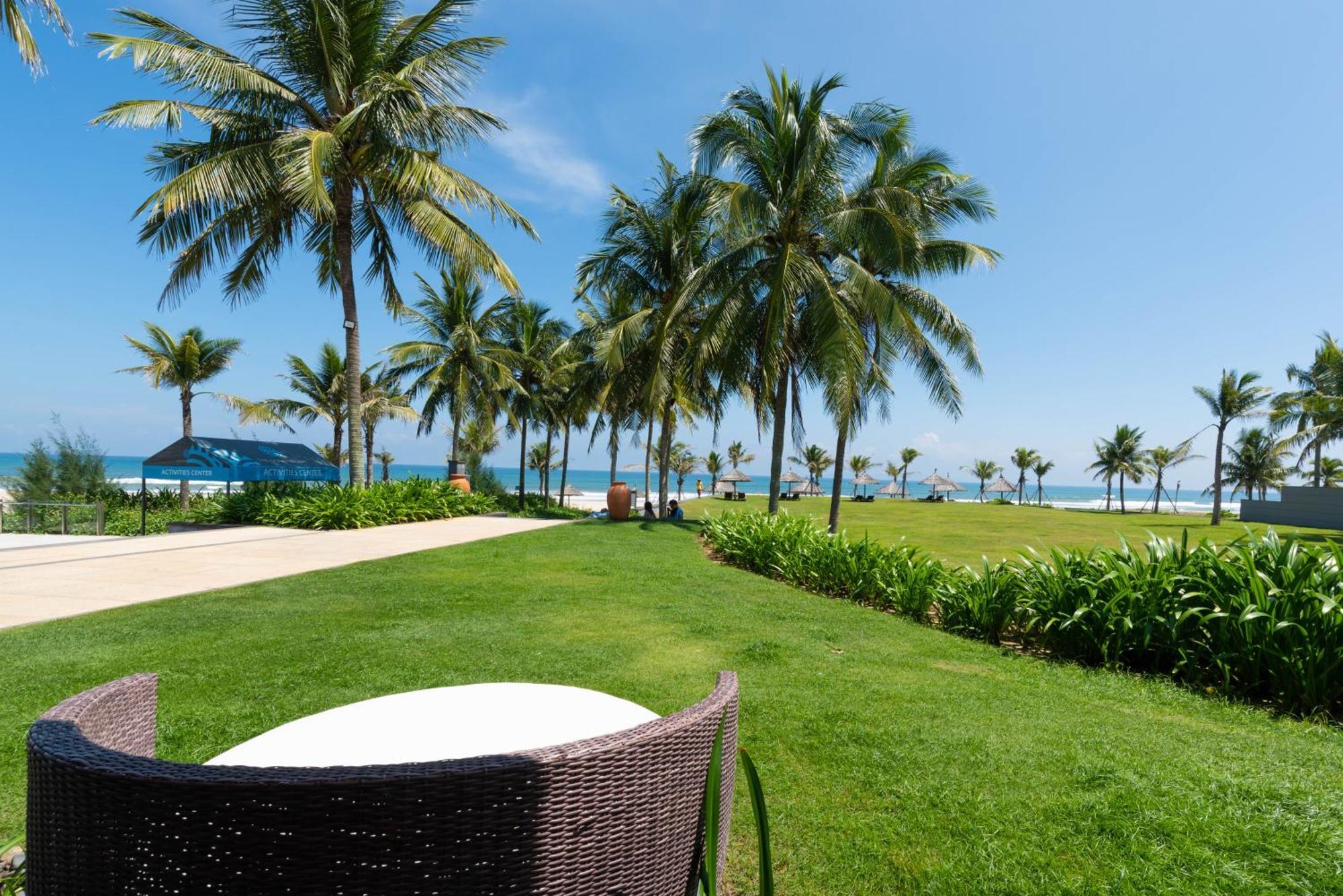 Emblem Sea 3 Bedroom Villas Дананг Экстерьер фото
